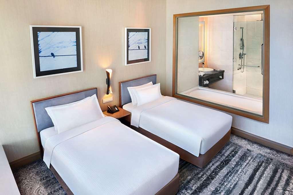 Carlton City Hotel Сингапур Ресторант снимка