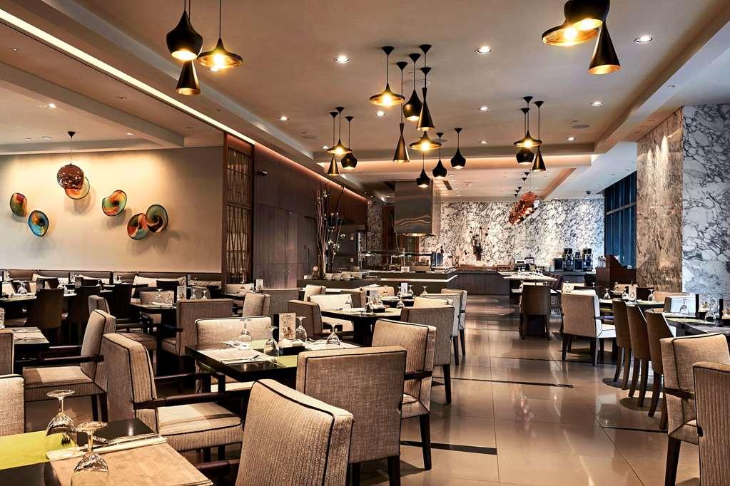 Carlton City Hotel Сингапур Ресторант снимка